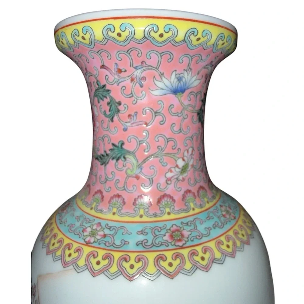 Vintage Chinese Famille Rose Hand‑Painted Vase – 14.5